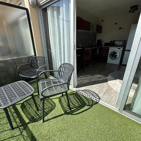 Avec Terrasse, Piscine, Acces Direct Канны