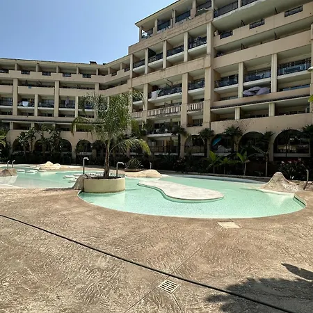 Avec Terrasse, Piscine, Acces Direct Апартаменты