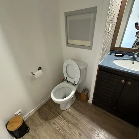 Avec Terrasse, Piscine, Acces Direct Канны