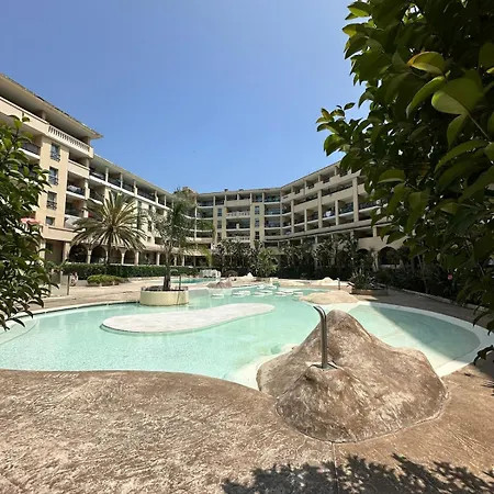 Avec Terrasse, Piscine, Accès Direct * Cannes