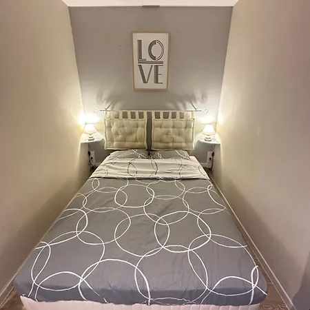 Avec Terrasse, Piscine, Acces Direct