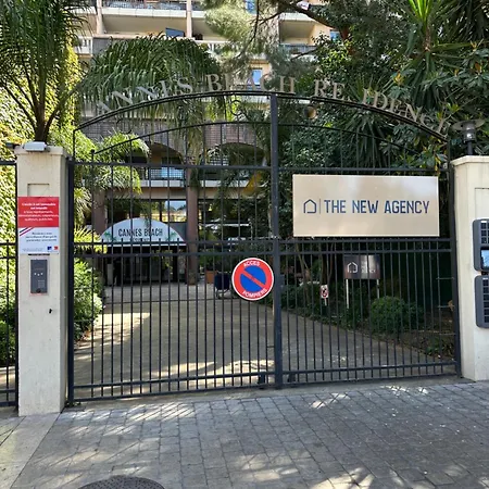 Avec Terrasse, Piscine, Acces Direct