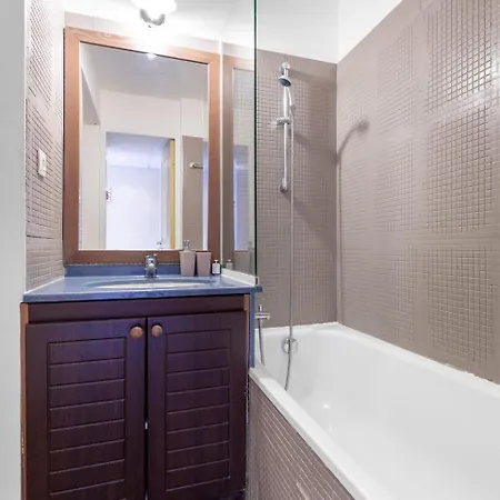 Apartmán Avec Terrasse, Piscine, Acces Direct
